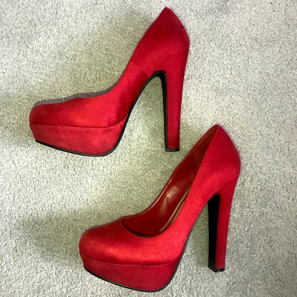 Red Platform High Heels - Picture 2 of 2